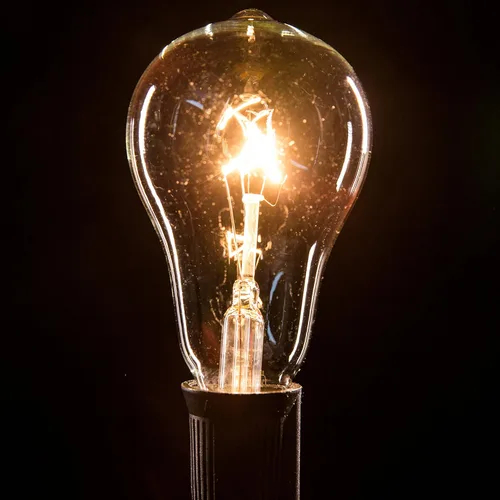 Vista 8 de Hometown Evolution, Inc. Caja de 25 bombillas de repuesto para base E17 C9 E17 de 2 pulgadas y 7 vatios