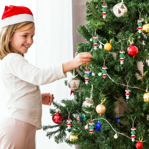 Vista 4 de Eartim Cuentas de madera de Navidad, 121 cuentas redondas de sombrero de Papá Noel rojo y verde, cuentas de madera rústica con cuerda de 65.6 pies