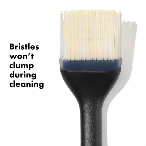 Vista 2 de OXO Good Grips - Cepillo de silicona para untar y pastelería, pequeño