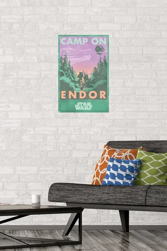 Vista 3 de Trends International Star Wars: Endor - Póster de pared de Camp On Endor, 22.4 pulgadas de largo x 14.7 pulgadas, versión enmarcada en madera
