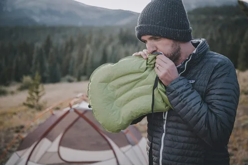 Vista 8 de TREKOLOGY ALUFT2.0 (azul claro) y almohadilla de dormir UL comprimible, compacta, cómoda, ergonómica almohada inflable, alfombrilla inflable