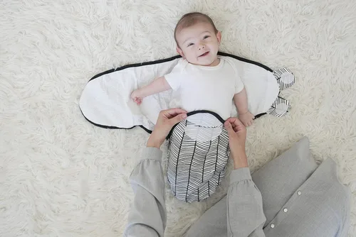 Vista 8 de BaeBae Goods Envoltura para envolver TRIÁNGULOS NEGRO (talla L)