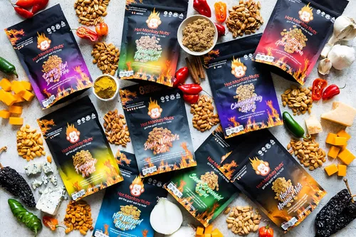 Vista 4 de Hot Monkey Nuts Spicy Artisanal Peanuts Hot Winged Reaper - Sabor con condimento de ala de búfalo, queso azul y pimienta Carolina Reaper, bolsa