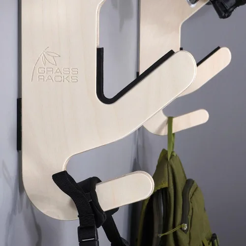 Vista 5 de Grassracks Estante de esquí de madera de abedul – The Hallsteiner Series Horizontal Ski Wall Mount (2 o 3 pares de esquís, abedul)