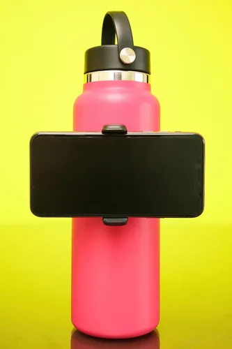 Vista 5 de Selfie Band - Trípode flexible para botella de agua para teléfono, cámara de ventosa flexible y soporte para teléfono para iPhone y Android