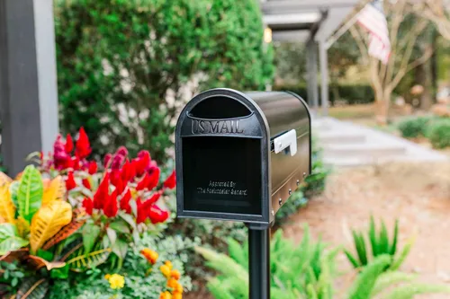 Vista 6 de ARCHITECTURAL MAILBOXES - Buzón de correo de montaje en poste 8760B-10 Carlisle, mediano, color negro