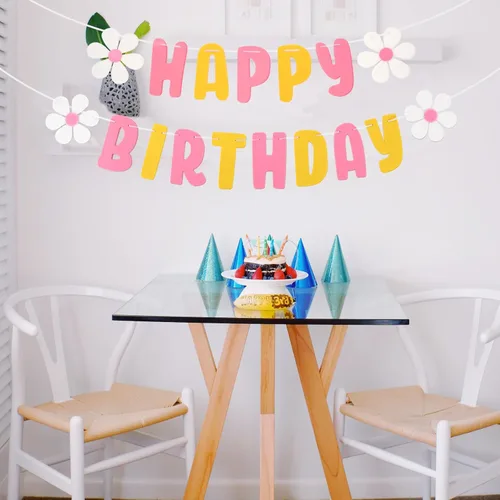Vista 7 de Cartel de cumpleaños pastel con guirnalda de flores para decoraciones de fiesta de arcoíris, pancarta de feliz cumpleaños preencordada
