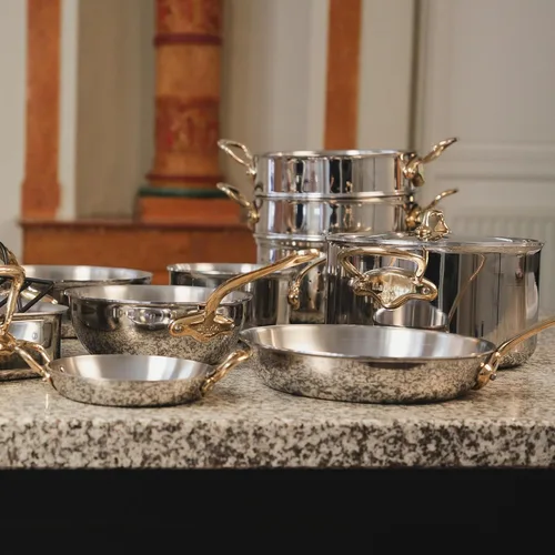 Vista 4 de Mauviel M'Cook B - Sartén de acero inoxidable pulido de 5 capas con tapa y mango de latón, 2.6 cuartos de galón, fabricado en Francia