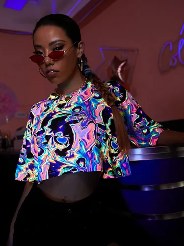 Vista 4 de Floerns Camisetas cortas de manga corta con cuello redondo y reflejantes para mujer