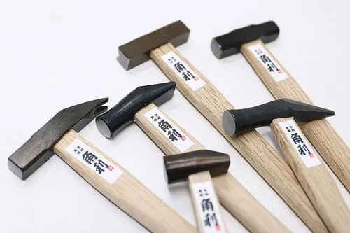 Vista 4 de KAKURI Mini martillo para manualidades y pasatiempos, ligero de 3.5 onzas, herramienta de martillo pequeño de precisión GENNO japonesa, cabeza