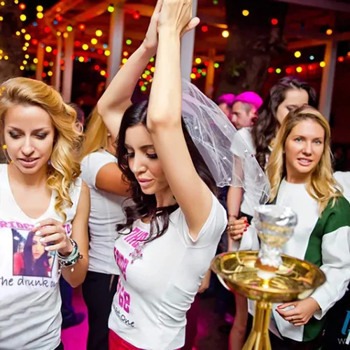 Vista 6 de Velo de novia para mujer con tul de diamantes de imitación para despedida de soltera, 15.0in