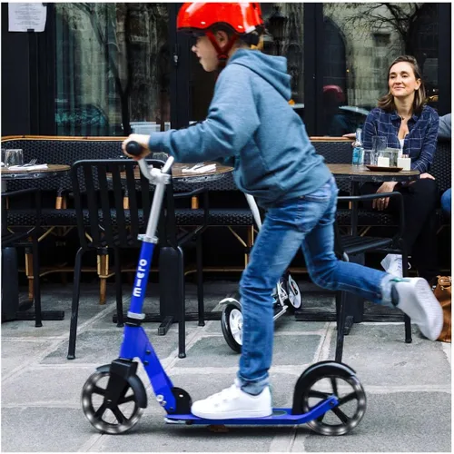 Vista 3 de Micro Kickboard - Micro Cruiser LED - Monopatín Micro plegable de dos ruedas con diseño suizo, para niños con deslizamiento suave y ruedas grandes