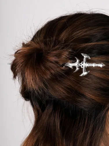 Vista 3 de HAQUIL Juego de collar con dije de calavera y corazón, palo de pelo gótico punk con cadena para mujeres y hombres, regalo de joyería de acero