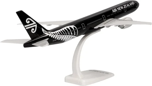 Vista 3 de Herpa Modelo de avión Boeing 777-300ER Air New Zealand a escala de 1:200, miniatura de plástico con pedastal, Edificio Modelo, Edición Coleccionista