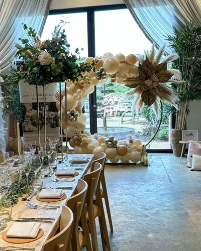 Vista 2 de Jarrones de flores, centros de mesa de boda para mesas, 2 piezas de metal dorado rectangular geométrico soporte de flores jarrón para decoración