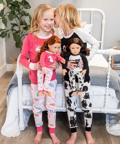 Vista 4 de Lazy One Pijamas a juego para niños, accesorios de muñeca americana de 18 pulgadas, conjunto de pijama a juego