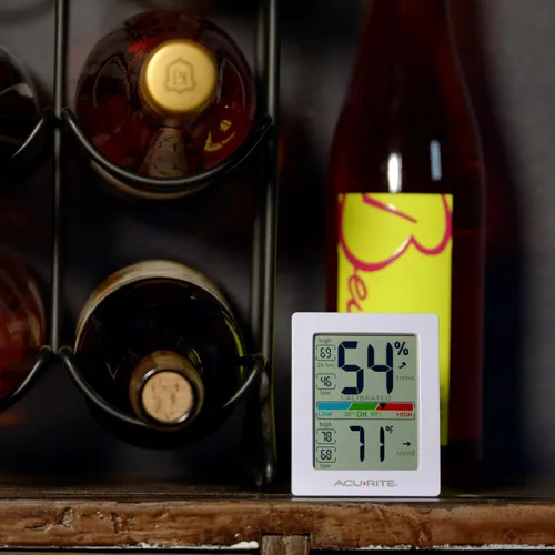 Vista 6 de AcuRite Medidor de humedad higrómetro y termómetro digital para interiores con medidor de temperatura y medidor de humedad, termómetro de Blanco