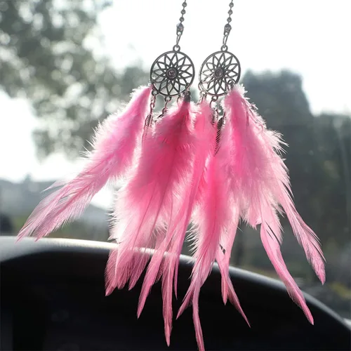 Vista 2 de Colgante de espejo retrovisor para automóvil, atrapasueños de plumas, dije de cristal, accesorios decorativos para automóvil para mujer (rosa)