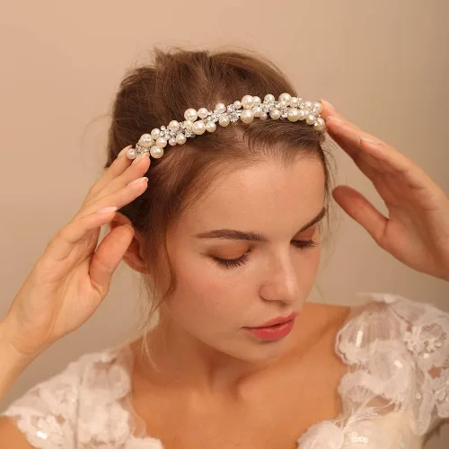 Vista 7 de Jumwrit Diadema de boda con perlas, corona de tiara de diamantes de imitación, corona de flores plateadas, accesorio para el cabello de princesa