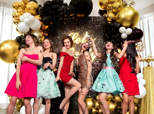 Vista 8 de Kit de arco de guirnalda de globos negros y dorados de 134 piezas para decoraciones de fiesta de cumpleaños