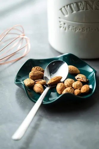 Vista 5 de Miamolo Bandeja de condimentos y soporte para cuchara, soporte de cuchara de cerámica para estufa, bonito soporte para cuchara de café con borde