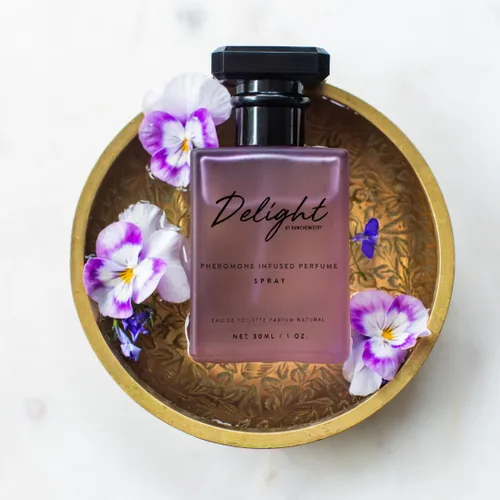 Vista 5 de RawChemistry Delight - Perfume infundido con feromonas para mujer - Perfume para mujer infundido con feromonas - Delight by Raw Chemistry Spray