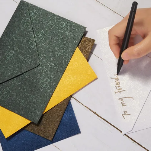 Vista 4 de 50 Piezas Sobres A7 de 5 x 7 pulgadas, verde oscuro, patrón de flores, sobres de correo de lujo con calcomanías doradas para invitaciones, bodas