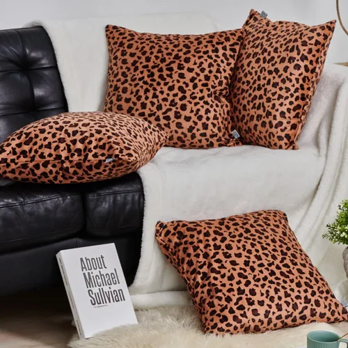 Vista 7 de MERRYLIFE Juego de 4 fundas de almohada cuadradas decorativas de terciopelo suave de color liso, fundas de cojín de 18 x 18 pulgadas para sofá