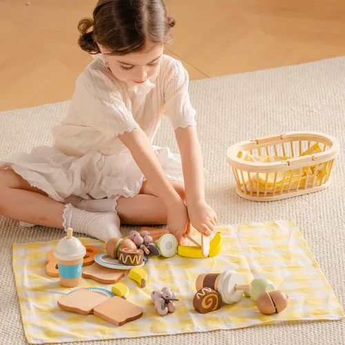 Vista 9 de ROBOTIME Juegos de alimentos de madera para cocina de niños, 14 piezas de juguetes de comida de simulación, cesta de picnic con frutas, postres