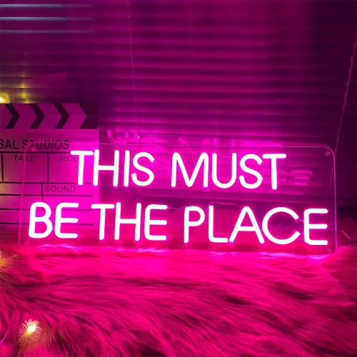 Vista 2 de Letreros de neón con texto en inglés «This Must Be The Place» para decoración de pared de dormitorio, letreros con luz LED, letrero de neón rosa