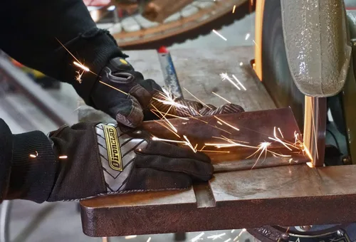 Vista 5 de Guantes de trabajo Ironclad Command Grip; guantes para pantalla táctil, palma y dedos conductivos, agarre extremo, duradero, buen rendimiento