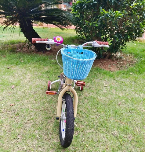 Vista 2 de Cesta de bicicleta para manillar para niñas con collar de unicornio, campana, serpentinas, cuentas de rueda, lentes de sol, calcomanías, juego