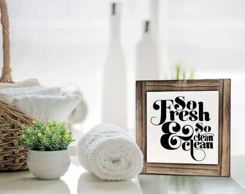Vista 4 de Divertida Placa de Madera para Baño, So Fresh So Clean, Placas de Madera Box Decoración de Escritorio 5.9×5.9×0.7 pulgadas, Letreros Pequeños