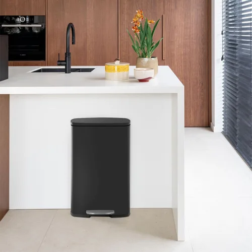 Vista 6 de BestOffice Bote de basura de 13 galones (50L) con tapa, bote de basura comercial con pedal de cierre suave, a prueba de huellas dactilares, acero