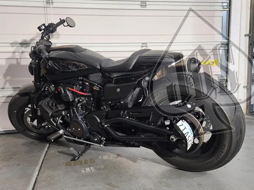 Vista 7 de JBSporty Kit de soporte de placa de matrícula de luz trasera LED/media luna. Compatible con Harley Davidson Sportster S 1250. Aspecto limpio