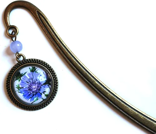 Vista 2 de Marcapáginas de latón con botón de Aster o solteros púrpura con cabujón de cristal de decoupage invertido