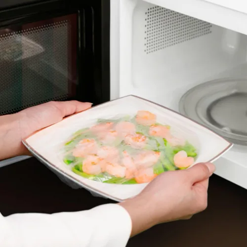 Vista 7 de 100 fundas elásticas reutilizables para almacenamiento de alimentos, cubiertas de plástico transparente para tazones con bordes elásticos, envoltura