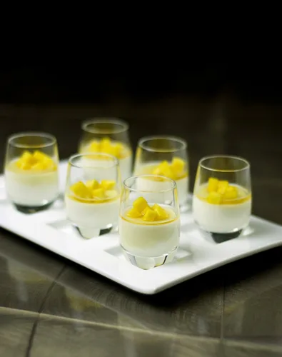 Vista 2 de Schott Zwiesel Tritan - Juego de 6 vasos de chupito de cristal para banquetes de la colección Barware, 2.5 onzas, juego de 6