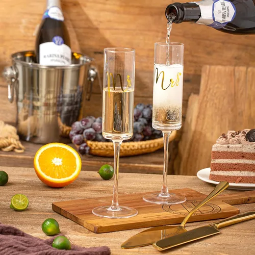 Vista 4 de Juego de cuchillo y servidor para pastel de boda, copas de champán para novia y novio, juego de corte de pastel para regalos de despedida de soltera