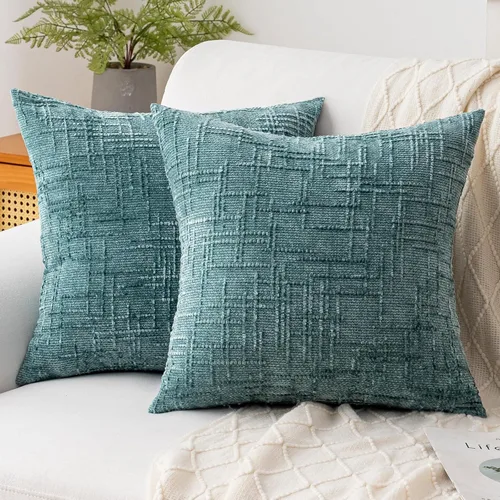 Vista 24 de Fundas de almohada decorativas de 18 x 18 pulgadas, juego de 4, suaves, sólidas, de estilo granja, fundas de almohada de chenilla para sofá, fundas