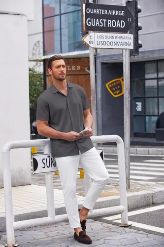 Vista 30 de COOFANDY Camisa casual con botones para hombre, manga corta, sin arrugas, camisa de verano Negro