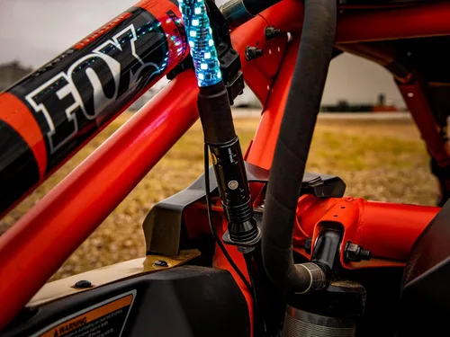 Vista 4 de SuperATV Luces LED RGB de 2 pies para UTV (ver ajuste) Se vende como un juego de dos 300 patrones de flash disponibles Soportes horizontales
