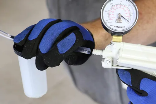 Vista 5 de Mityvac MV8000 Automotive Tune-up and Brake Bleeder Kit, Selectline Hand Pump (MV8010), One Finger Vacuum Release, Ergonomic Design, Gearless