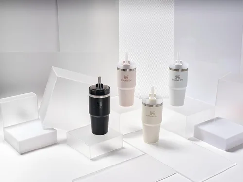 Vista 6 de Stanley Quencher H2.0 - Vaso de 20 onzas con pajilla y tapa giratoria de 3 posiciones, compatible con portavasos para viajes, vaso aislado de acero