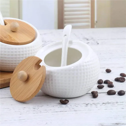 Vista 2 de Recipiente de especias de porcelana para condimentos con tapas, soporte de tapa de bambú, cuchara de servir de cerámica, bandeja de madera, la mejor