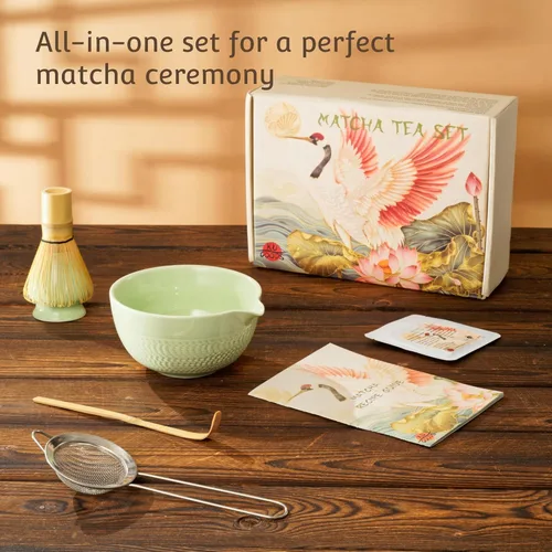 Vista 2 de Juego de batidor de matcha, cuenco de cerámica con boquilla, batidor de bambú, polvo de matcha ceremonial, guía de recetas, tamiz, soporte, cuchara