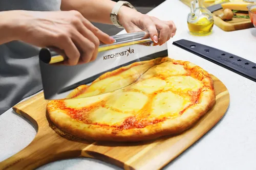 Vista 8 de KitchenStar - Cuchilla de corte de pizza de 12 pulgadas, cuchillo afilado de acero inoxidable con cubierta protectora, accesorios para horno
