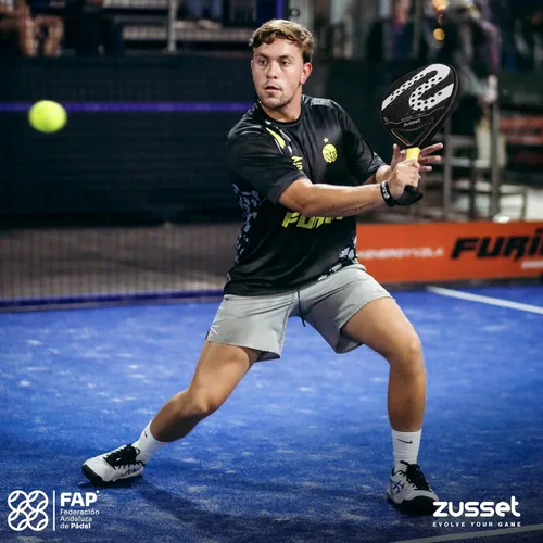 Vista 7 de Pala de Padel Strength 2025 Pala de Padel de forma redonda avanzada Balance medio de 12.87 oz para consistencia y precisión Cara de carbono