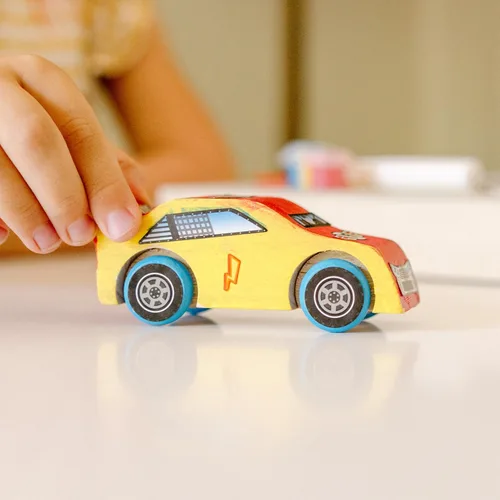 Vista 8 de Coche de carreras DYO de Melissa & Doug.