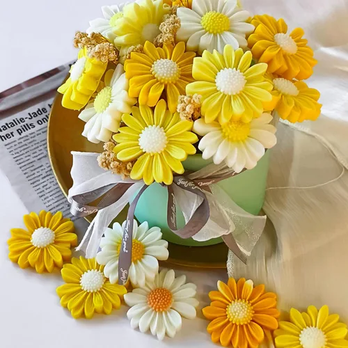 Vista 4 de Molde de vela Daisy de 4 piezas, moldes de silicona Daisy para velas, para jabón, velas, resina, arcilla polimérica, yeso y más manualidades DIY